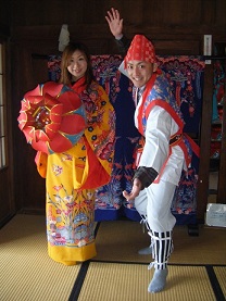 沖縄の民族衣装 民族衣装体験 野外民族博物館 リトルワールド
