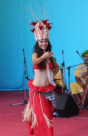ポリネシアン ダンスショーのメンバーを紹介 その３ イベント スタッフブログ 野外民族博物館 リトルワールド