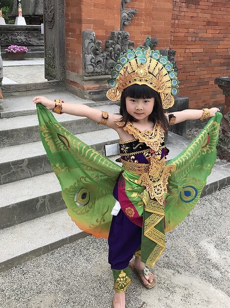 インドネシア・孔雀の舞踊衣装
