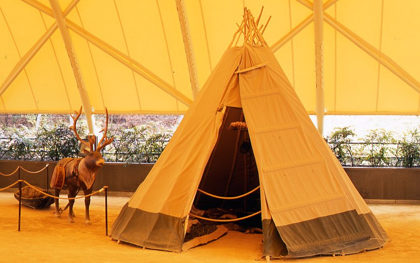 スウェーデン サーミのテント