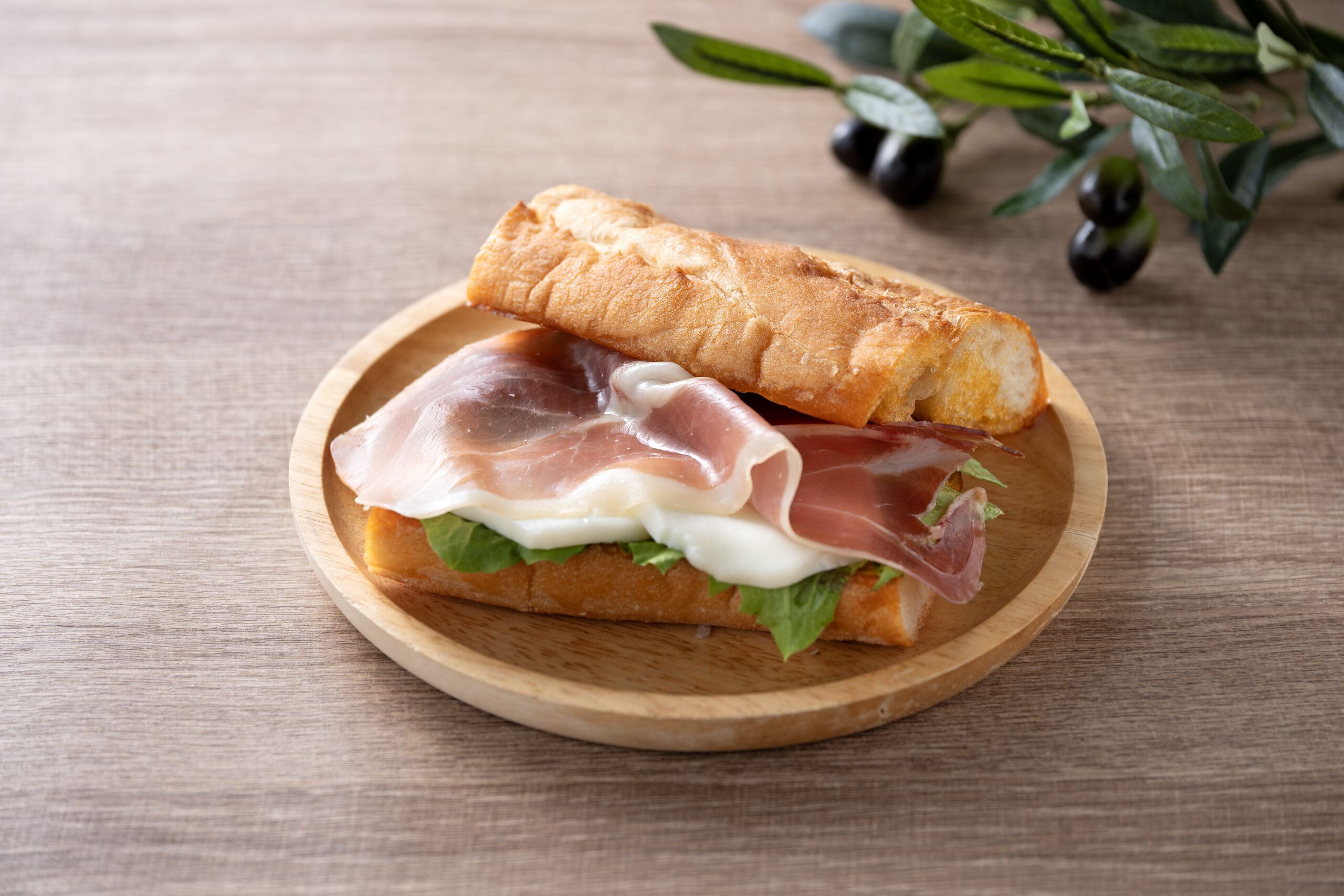 生ハムのボカディージョ